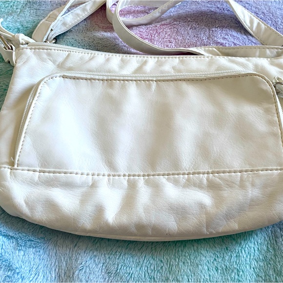 🤍BUENO🤍Leather crossbody white bag. Like new condition! - Picture 5 of 16